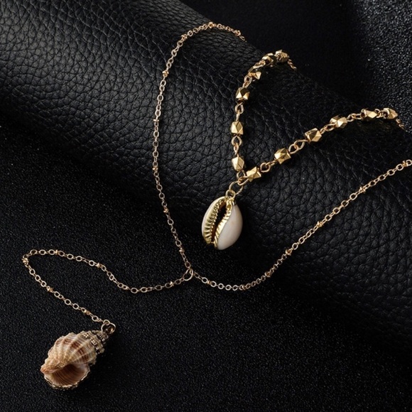 FINAL PRICE—Cowrie & Golden Sea Shell Necklace!! - Picture 4 of 5